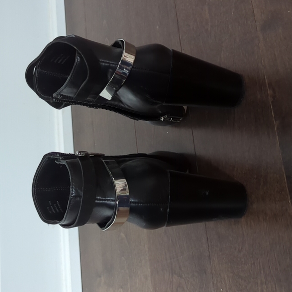 Calvin Klein heeled ankle boots size 7.5 - Picture 2 of 6